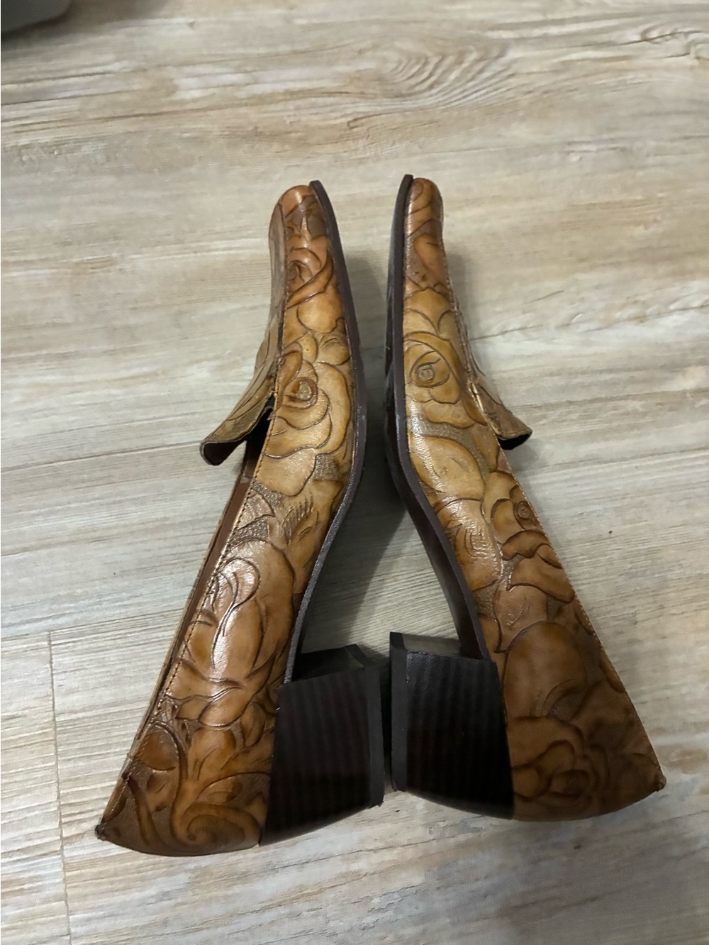 Floral shoes - Picture 4 of 7